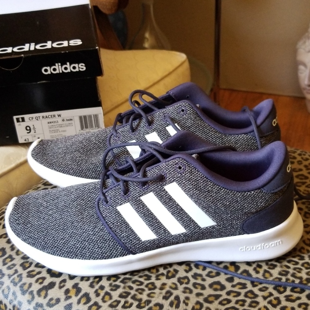 New Adidas Cloud memory foam athletic shoes